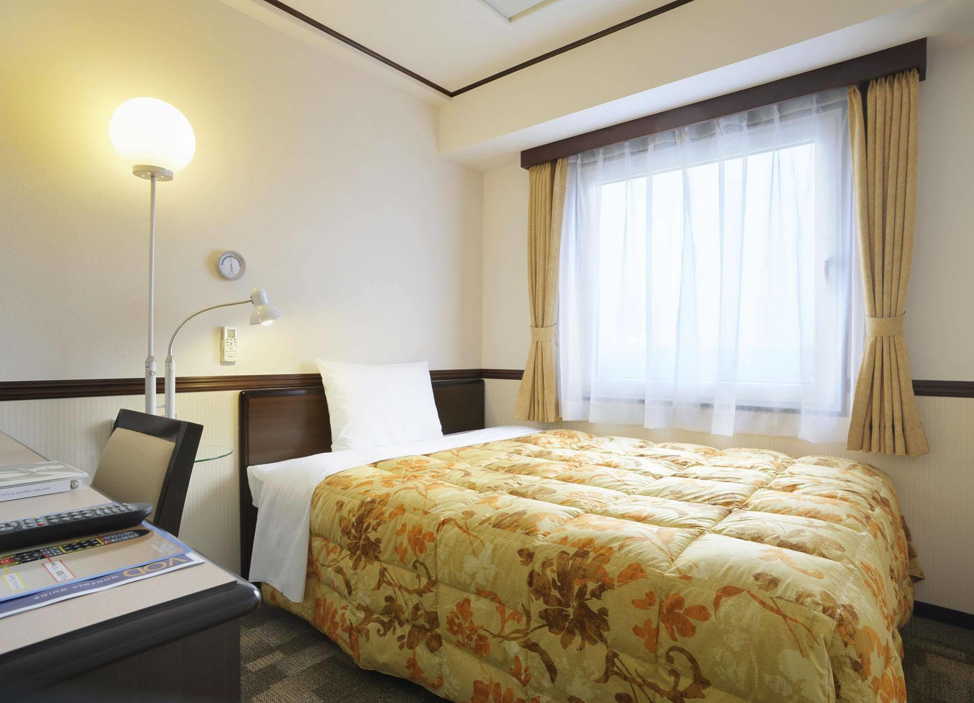 Toyoko Inn Kurashiki-Eki Minami-Guchi Exterior foto