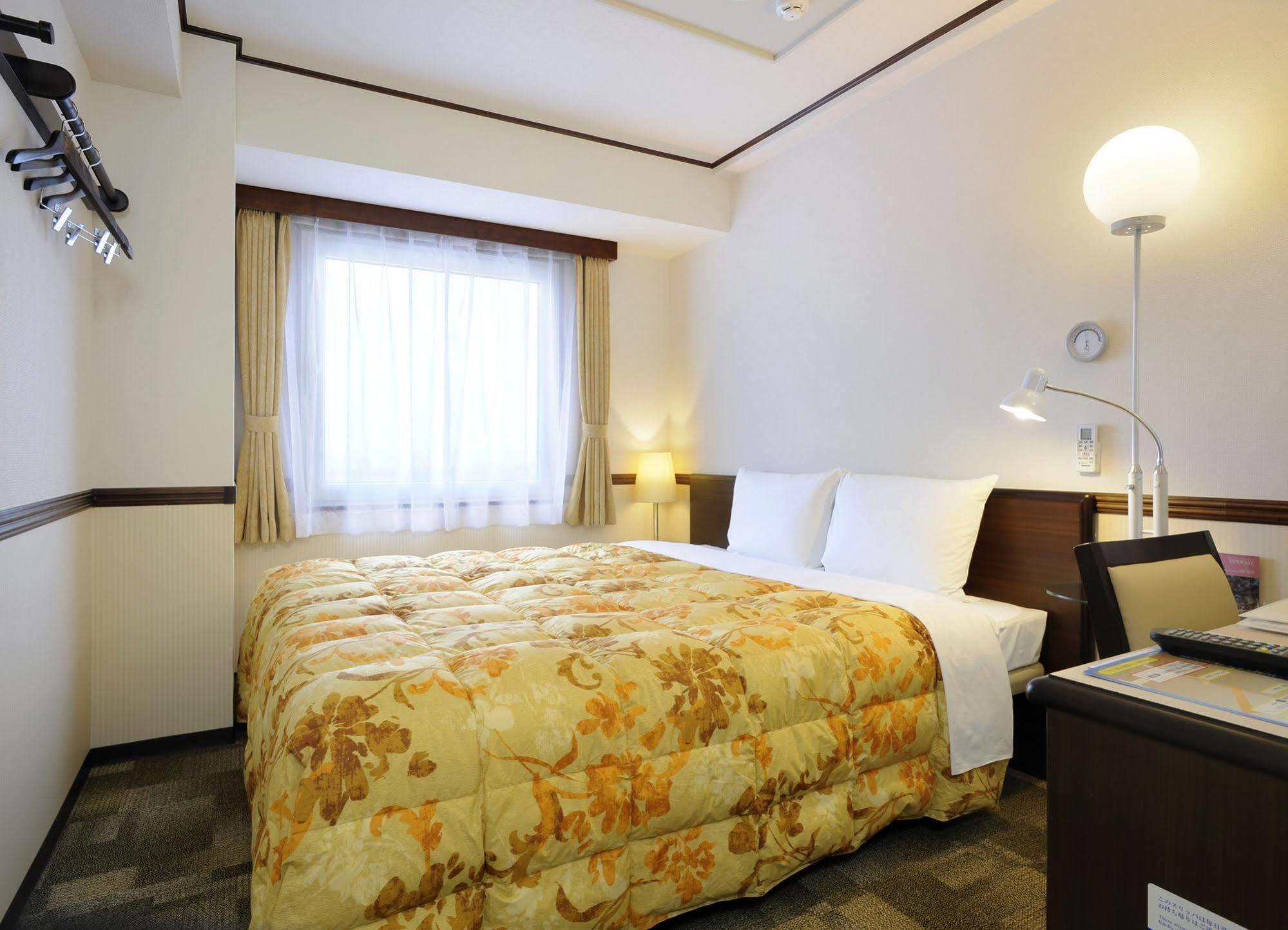 Toyoko Inn Kurashiki-Eki Minami-Guchi Exterior foto