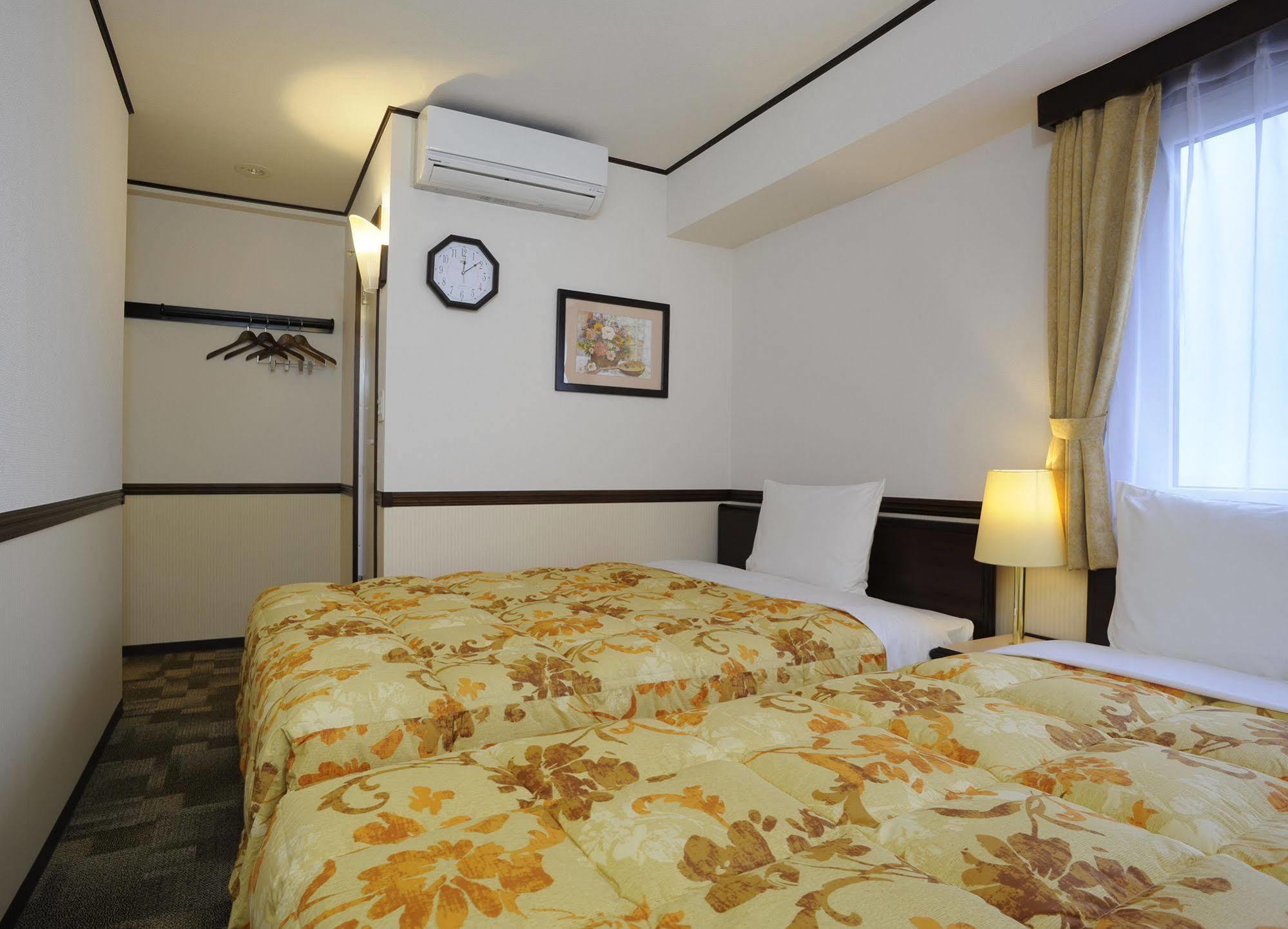 Toyoko Inn Kurashiki-Eki Minami-Guchi Exterior foto